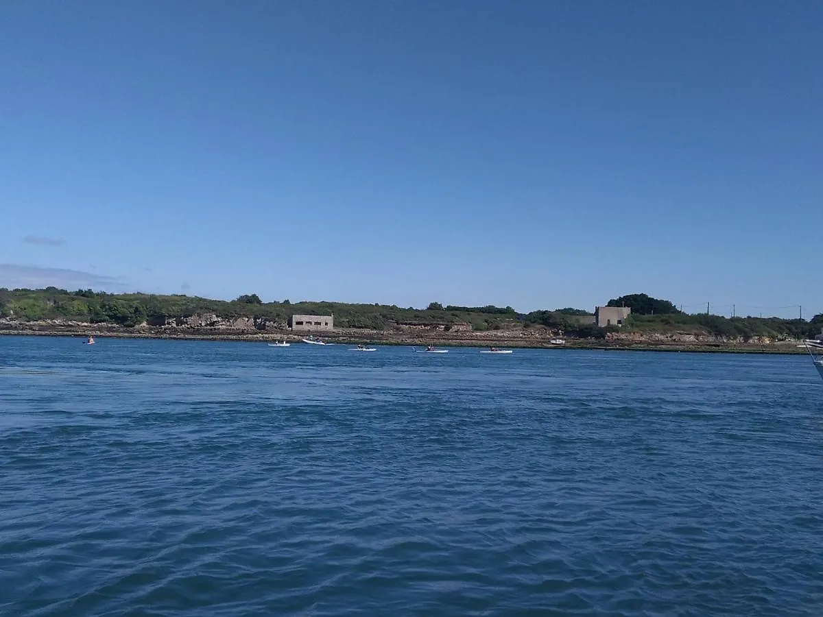 Holiday home Maison Pieds Dans L'Eau Avec Grand Jardin, 3 Chambres, Animaux Acceptes - Fr-1-397-21 Locoal France